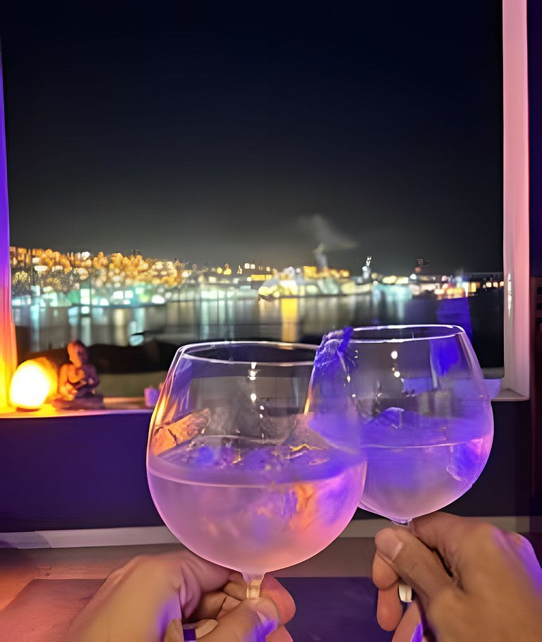 Valparaíso con vista a la bahía
